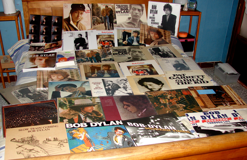 http://joseph-isola.info/img/Dylan-Vinyles.jpg