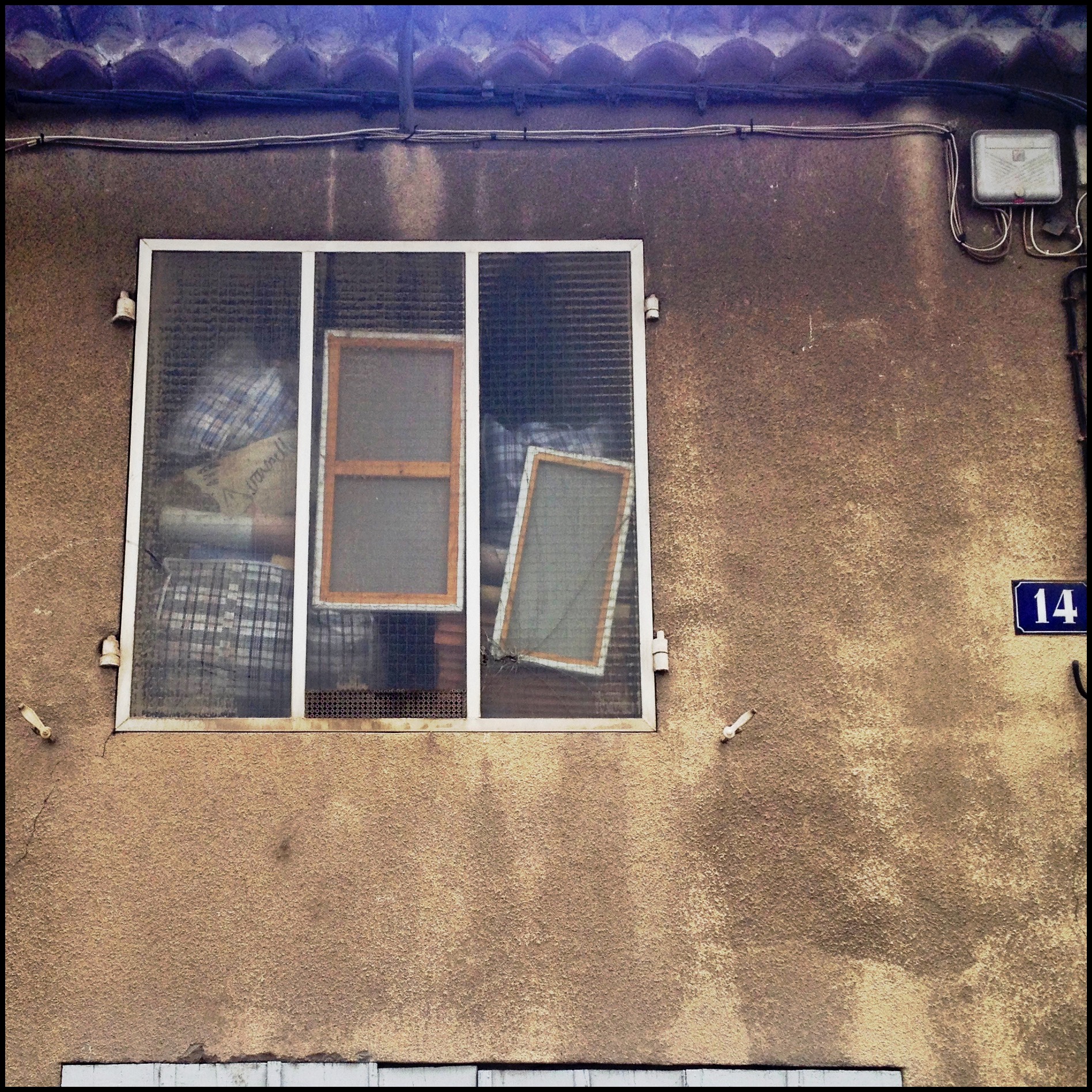 [Un jour, une Photo] Bazar sur fenêtre !