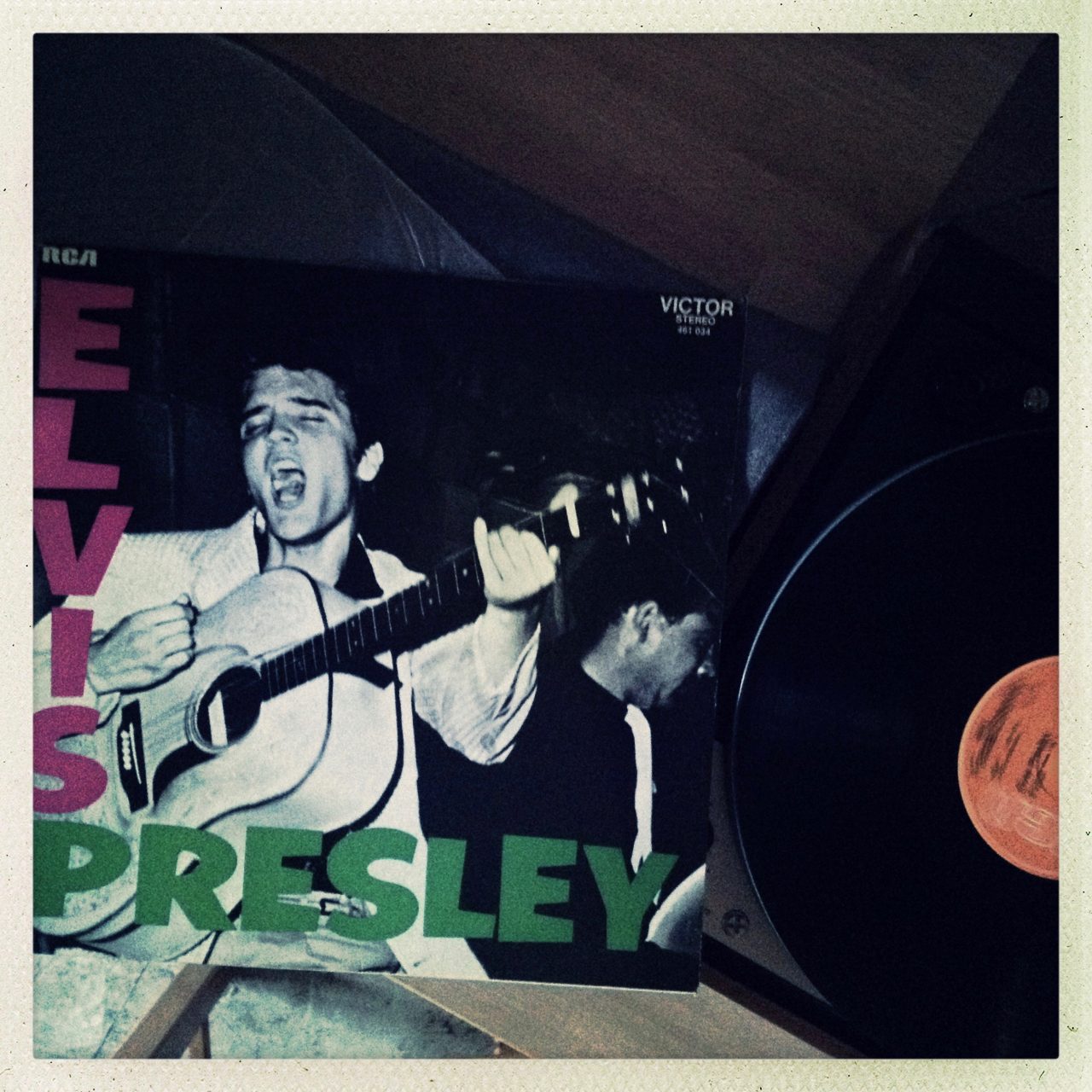 Sur la platine, Elvis Presley !